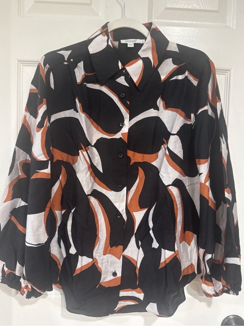 Chico's Size 1 (Women's 8) Long Sleeve Button Up Blouse Black Multi Abstract